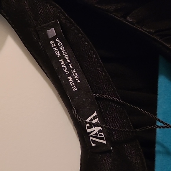 NWOT Zara black semi crop top - Picture 6 of 7